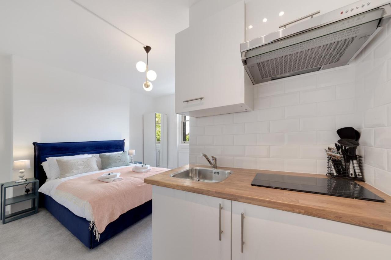 Suites By Rehoboth - M'Nuchah - Camden Road Лондон Экстерьер фото